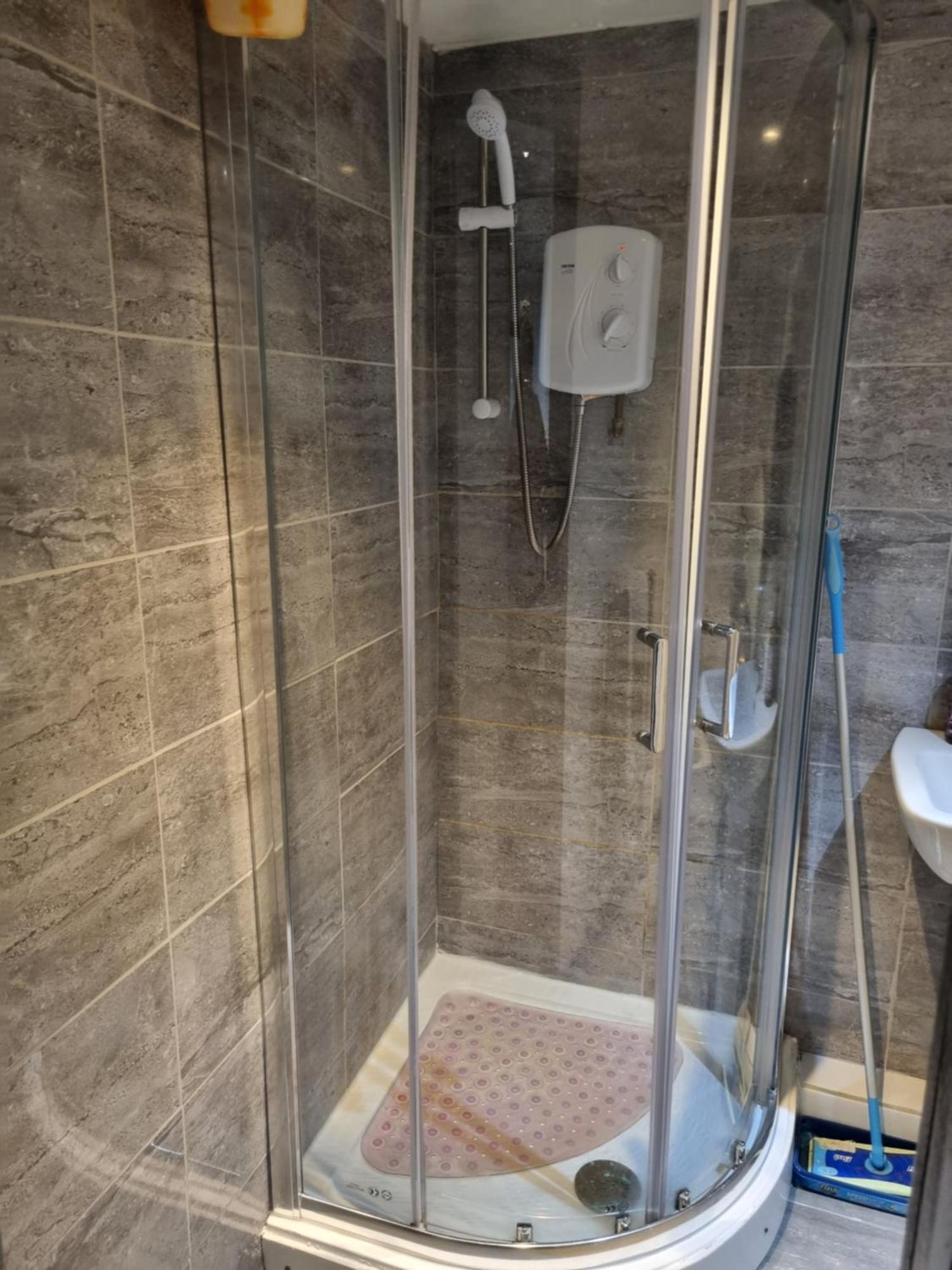 דירות לידס A Cosy Deluxe Size Studio With Queen Size And Sofa Bed מראה חיצוני תמונה